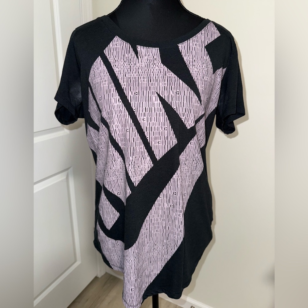 Nike oversized logo tee